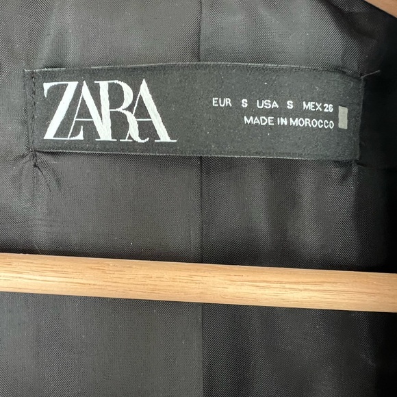 Black Zara Blazer - Picture 2 of 4